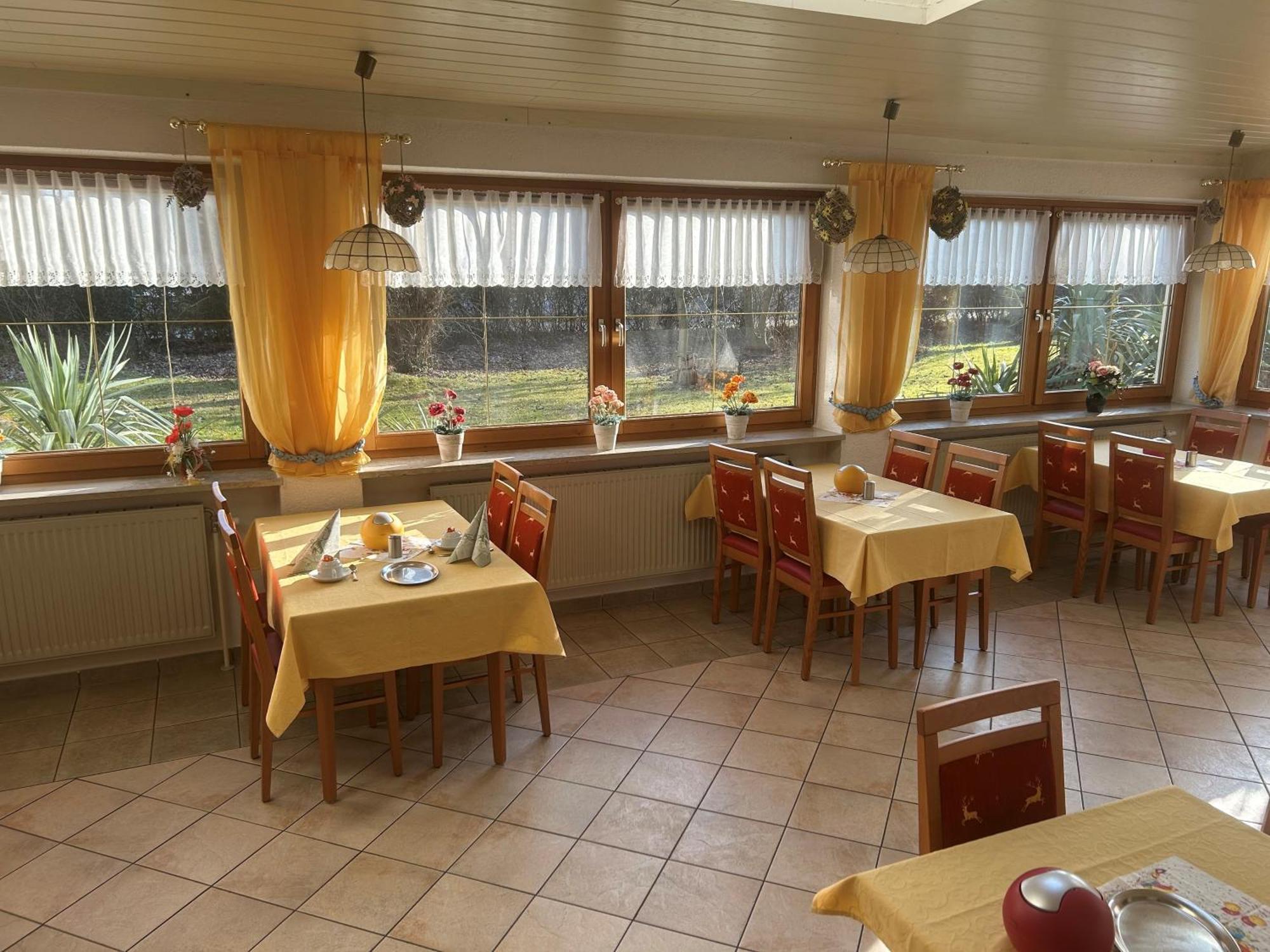Hotel Garni Hubertushof Bad Füssing Екстериор снимка