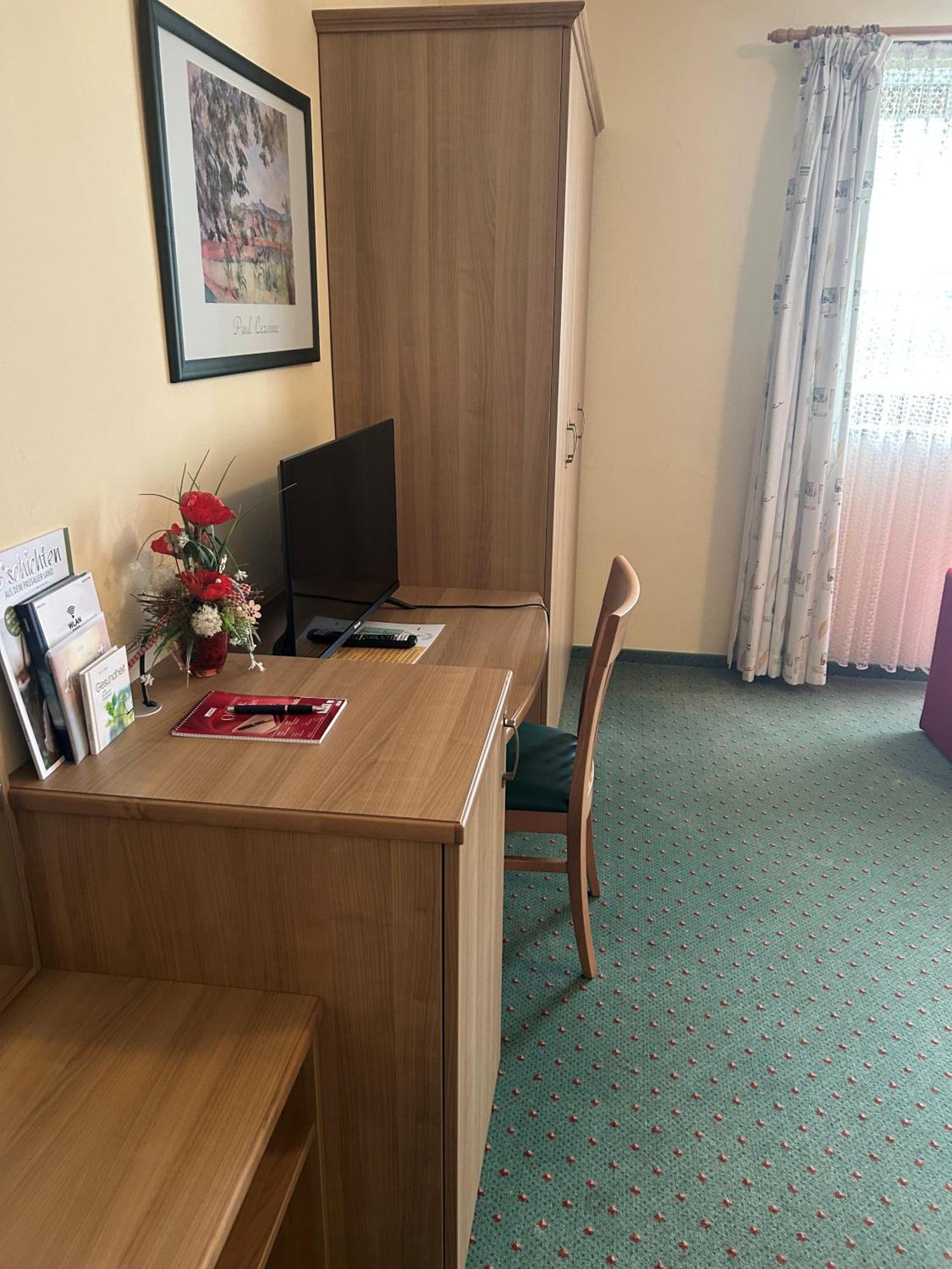 Hotel Garni Hubertushof Bad Füssing Екстериор снимка